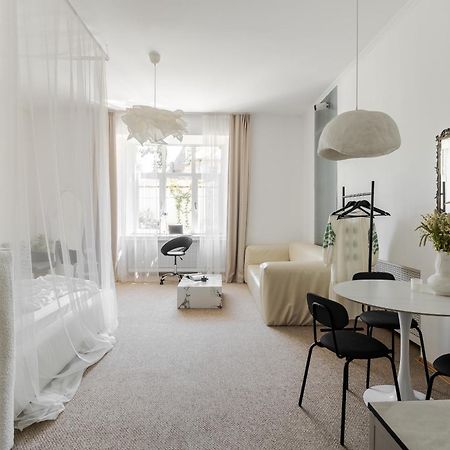 Netflix And Chill Apartment ลวีฟ ภายนอก รูปภาพ